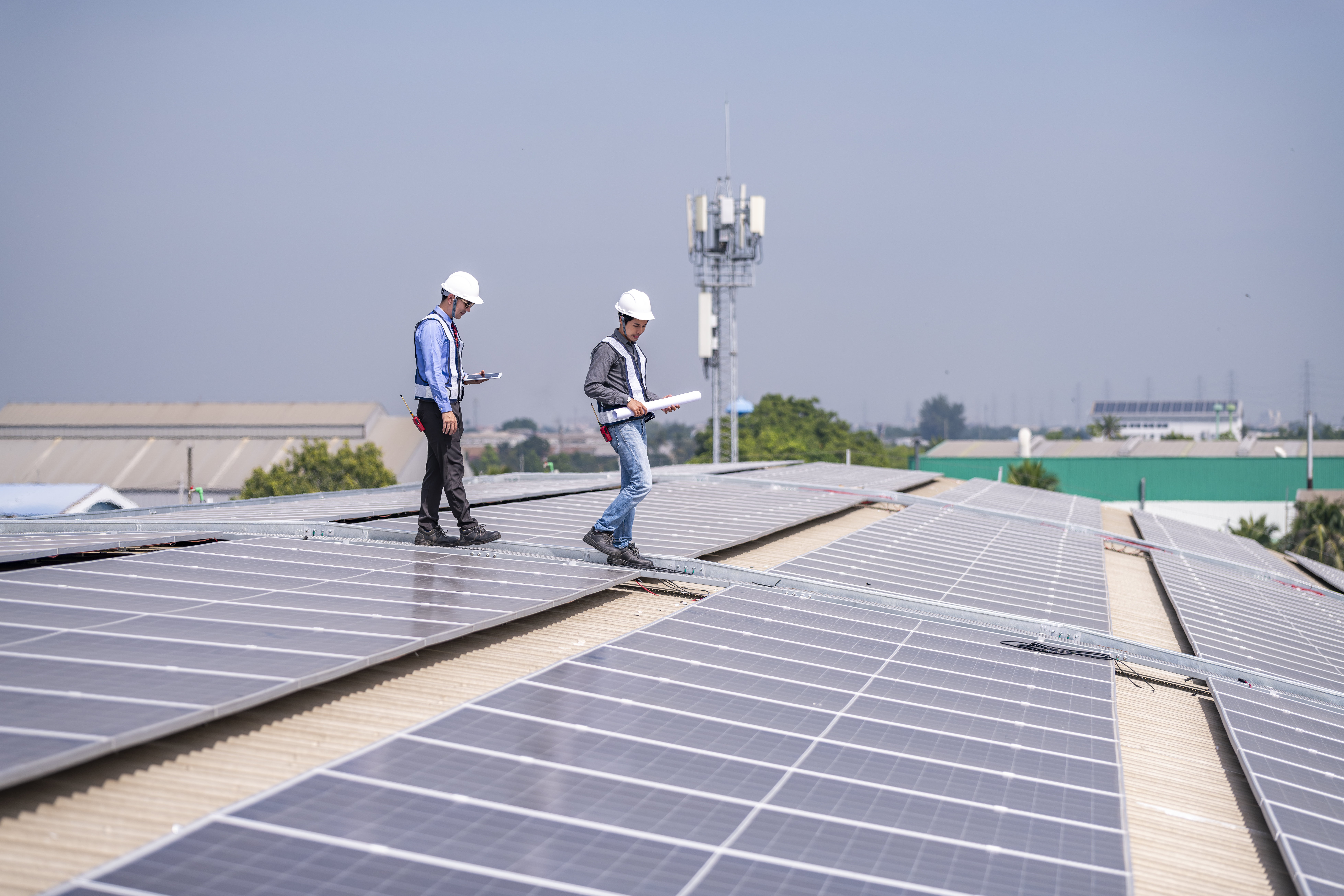 การติดตั้ง Solar Rooftop โรงงาน โดยเฉลี่ยมีระยะเวลาคืนทุนประมาณ 3-5 ปี ขึ้นอยู่กับขนาดระบบ เงินลงทุน และพฤติกรรมการใช้ไฟของแต่ละธุรกิจ